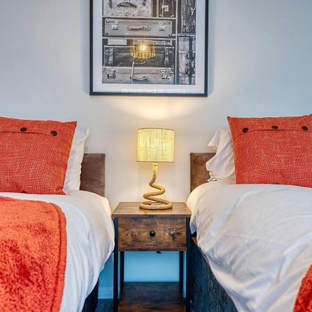 Dudley-5 Beds-Contractors-Parking-Long Stay! Exteriér fotografie