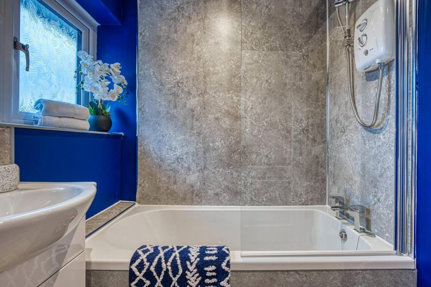 Dudley-5 Beds-Contractors-Parking-Long Stay! Exteriér fotografie