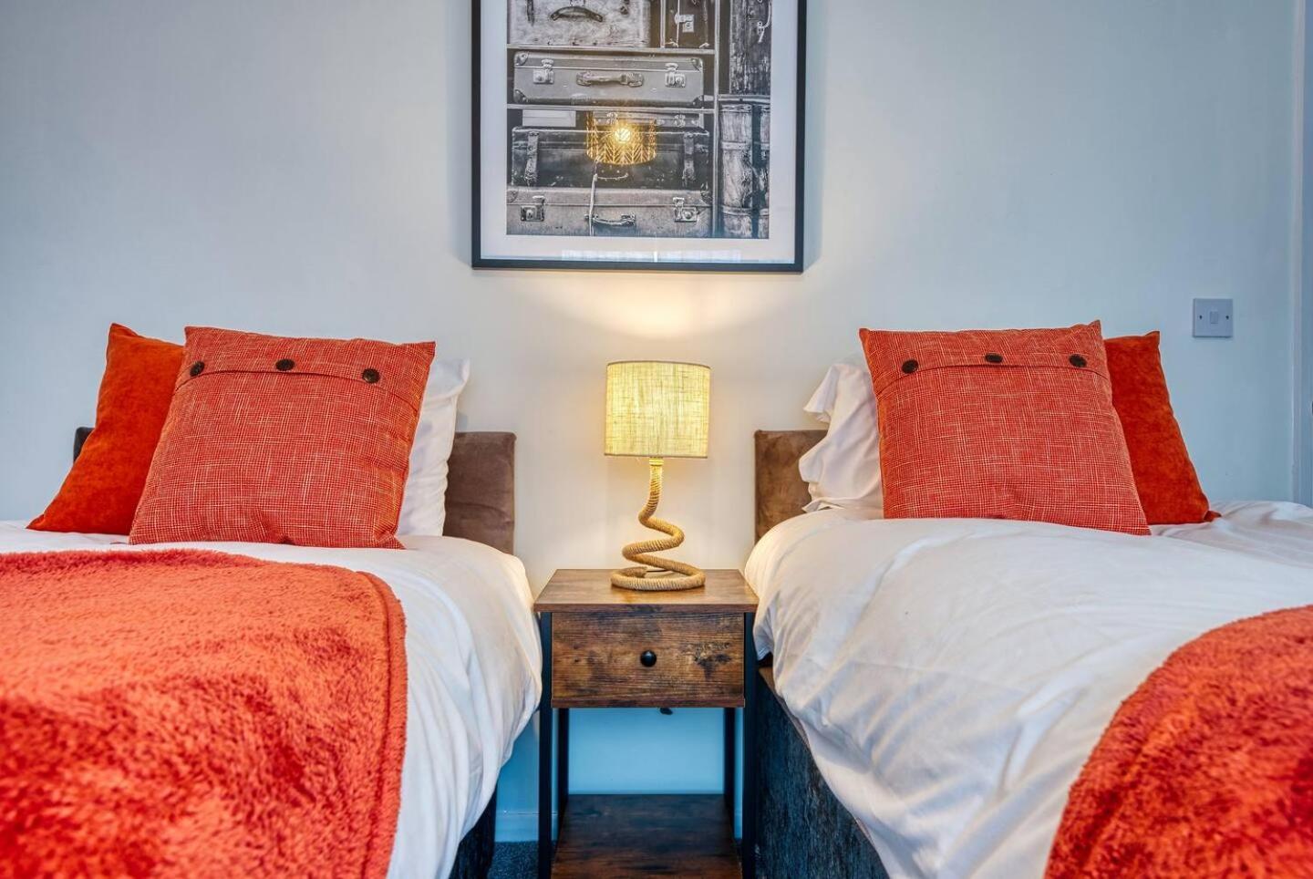 Dudley-5 Beds-Contractors-Parking-Long Stay! Exteriér fotografie